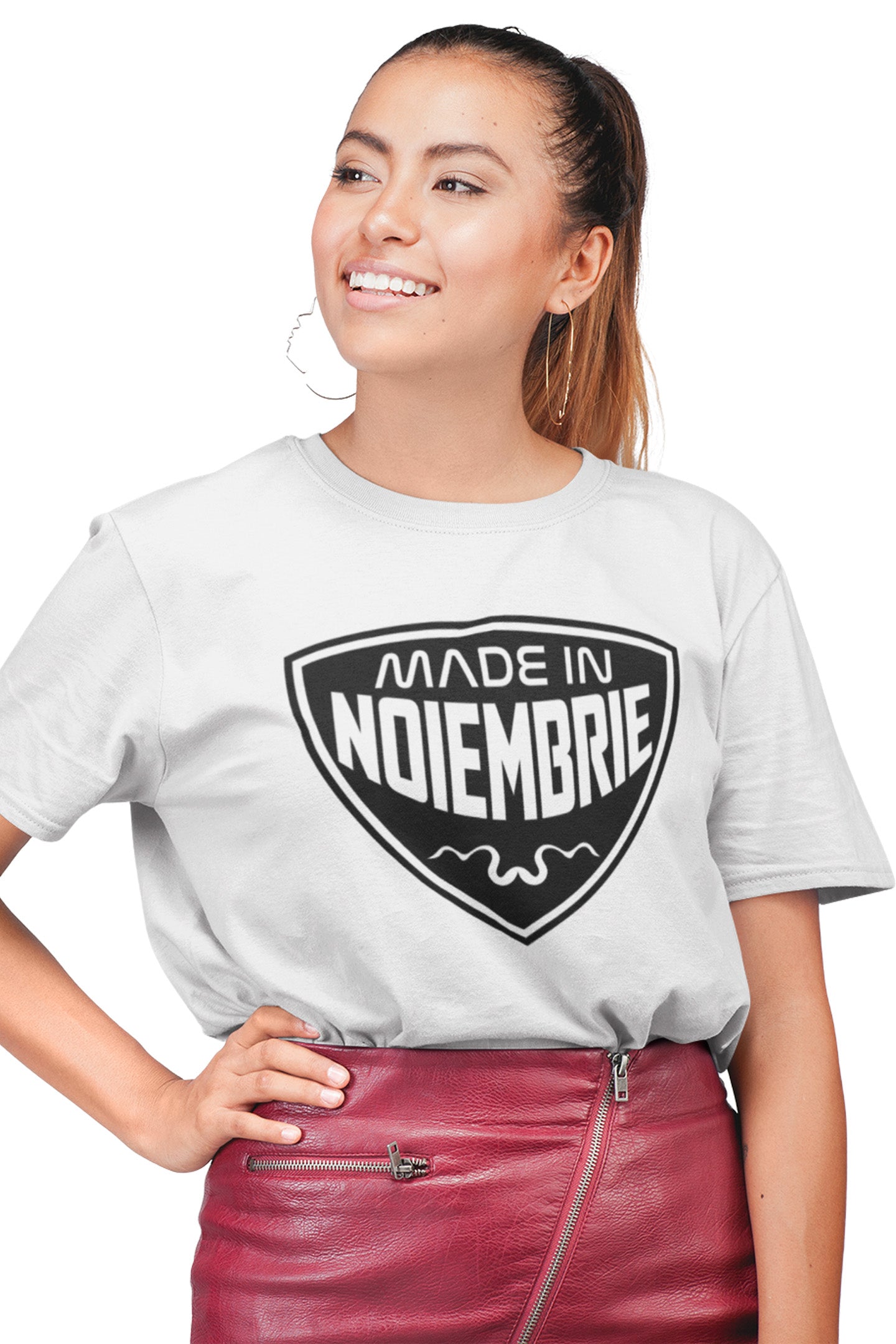 Tricou Născuta în Noiembrie